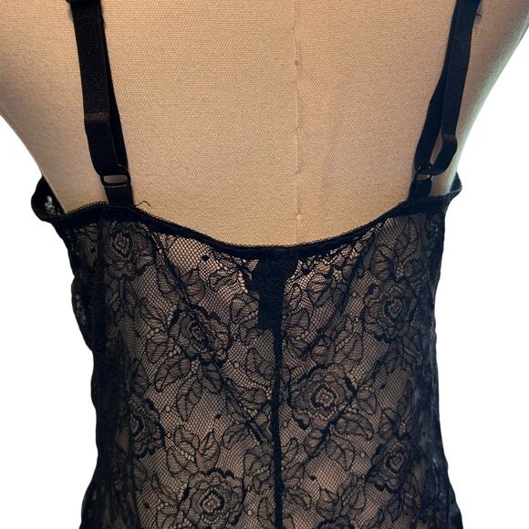 Torrid Curves Bodysuit SZ 2X Black All Over Lace Wireless Adj Straps Feminine - Picture 4 of 12